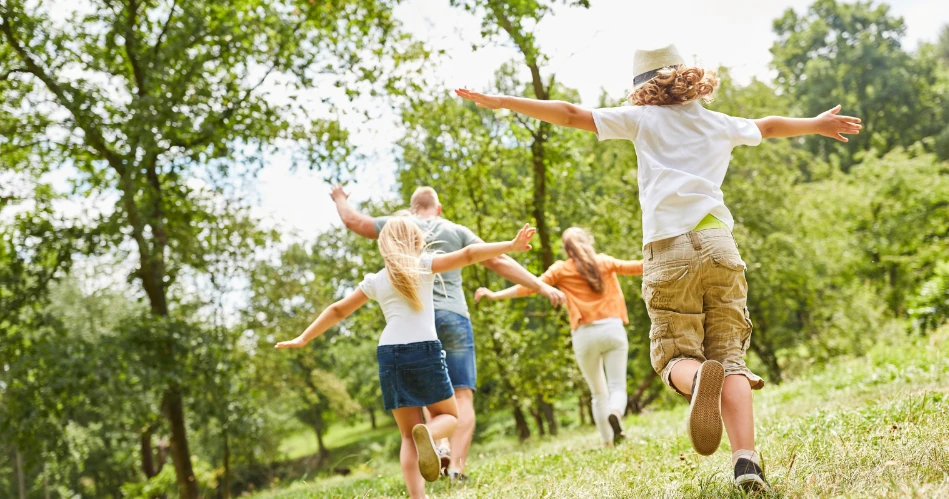 Nature & Outdoor Activities in Hawthorne: Family-Friendly Green Spaces
